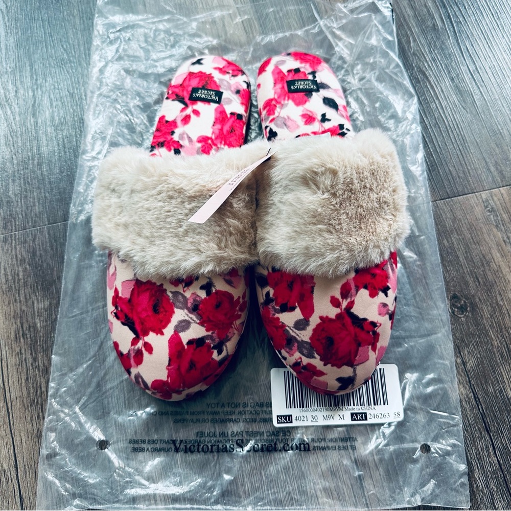 Victoria’s Secret Slippers